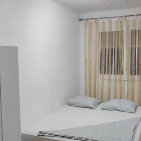 Metro La Salut Apartment Badalona Bagian luar foto