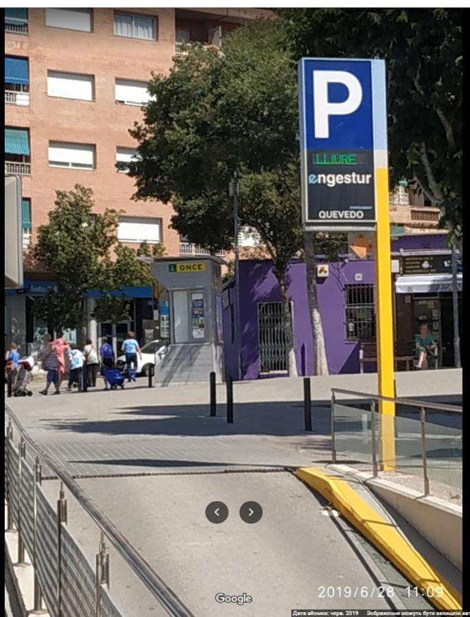 Metro La Salut Apartment Badalona Bagian luar foto