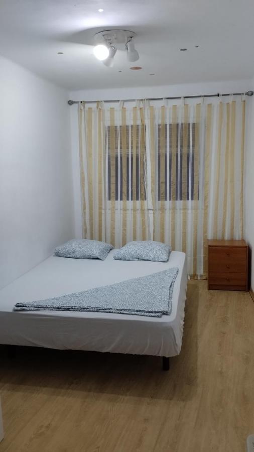 Metro La Salut Apartment Badalona Bagian luar foto